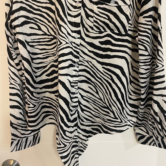 Solution Black and White Zebra Print Button Down Blouse L - Picture 2 of 6